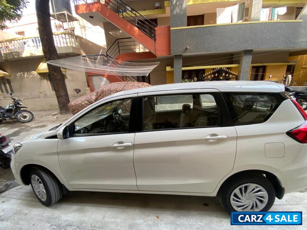 Pearl Arctic White Maruti Suzuki Ertiga VXICNG Pearl Arctic White Maruti Suzuki Ertiga VXICNG
