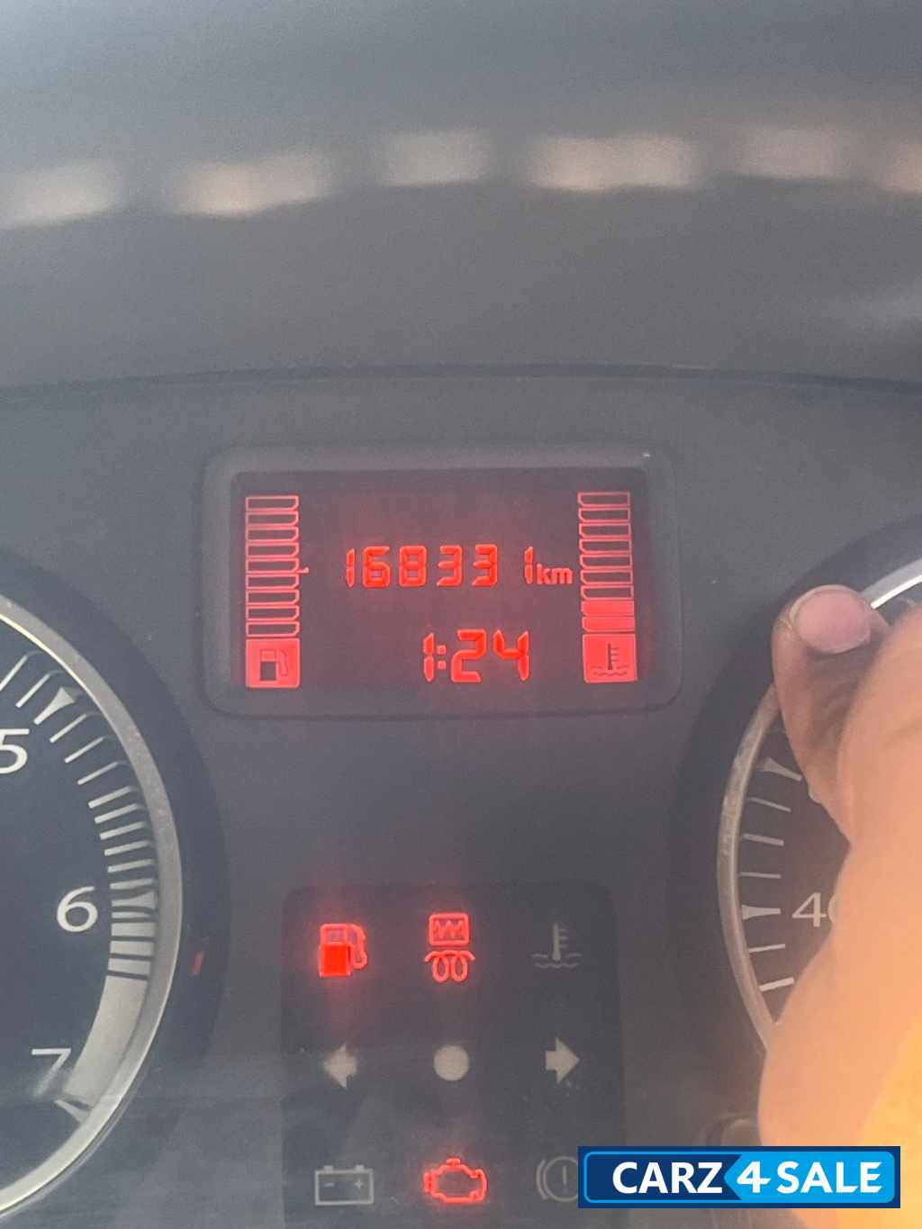 White Renault Duster 110 rxz