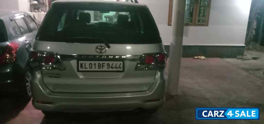 Silver Toyota Fortuner 2012 For 3.0 2WD AT D Silver Toyota Fortuner 2012 For 3.0 2WD AT D