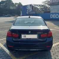 Blue BMW 3-Series 320 D