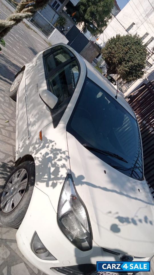 Ford Figo Titanium 1.2 petrol Ford Figo Titanium 1.2 petrol