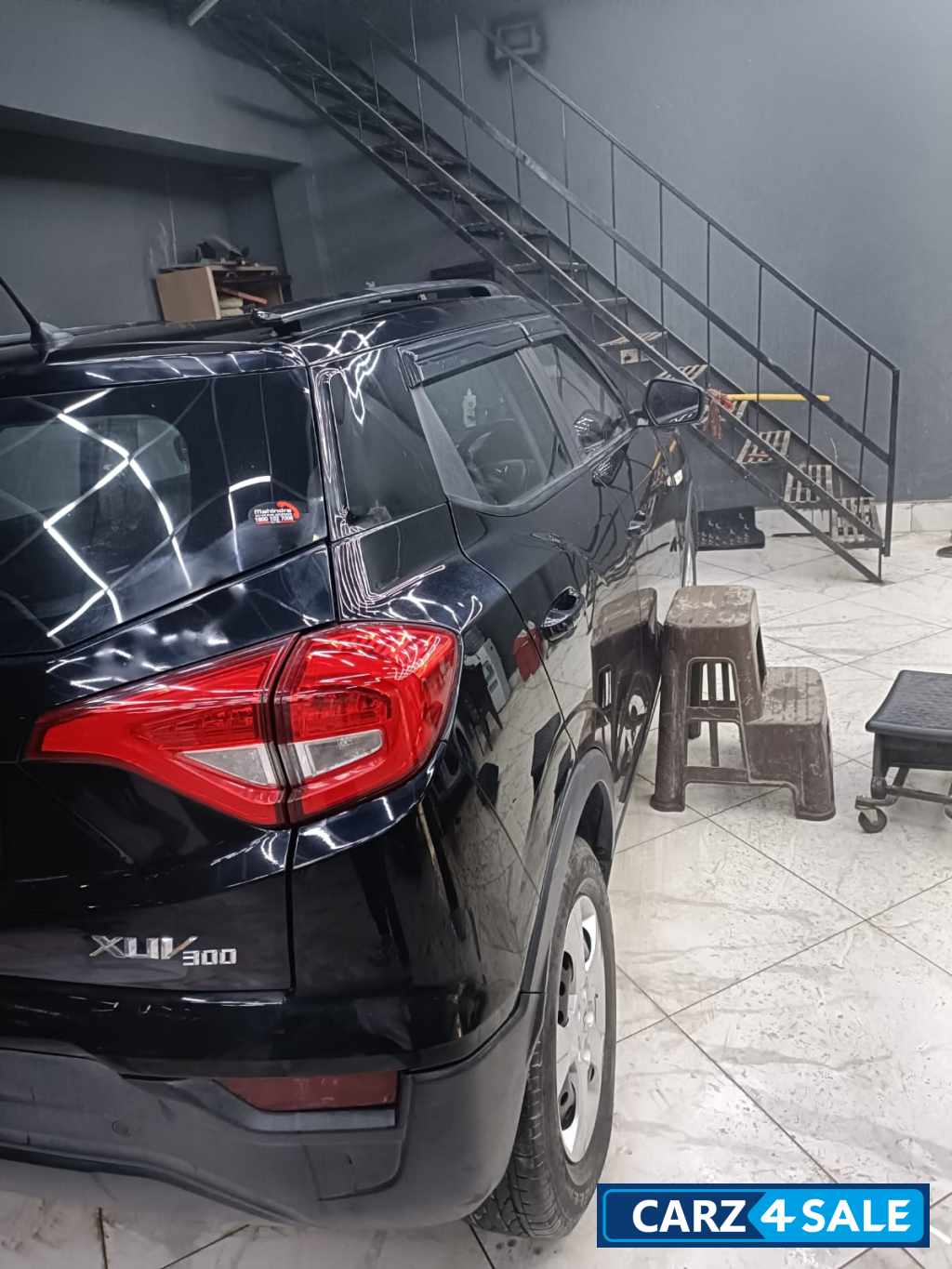 Black Mahindra XUV300 W6 sunroof bs6 Black Mahindra XUV300 W6 sunroof bs6