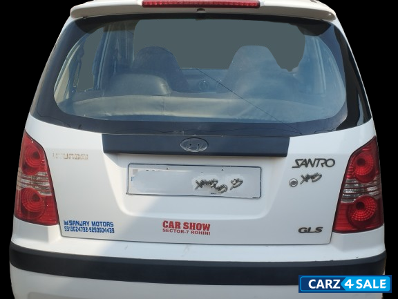 White Hyundai Santro Xing White Hyundai Santro Xing
