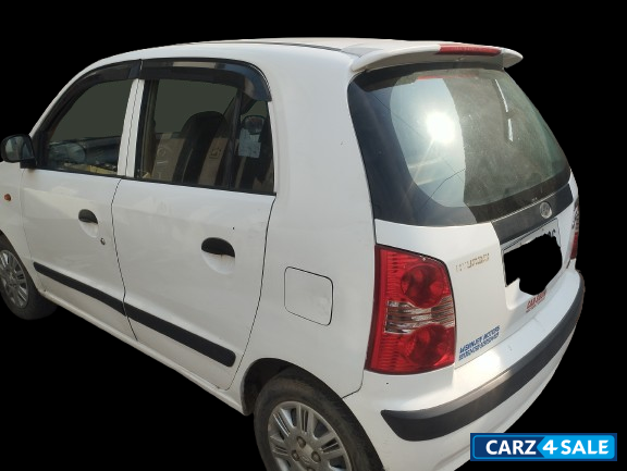 White Hyundai Santro Xing White Hyundai Santro Xing