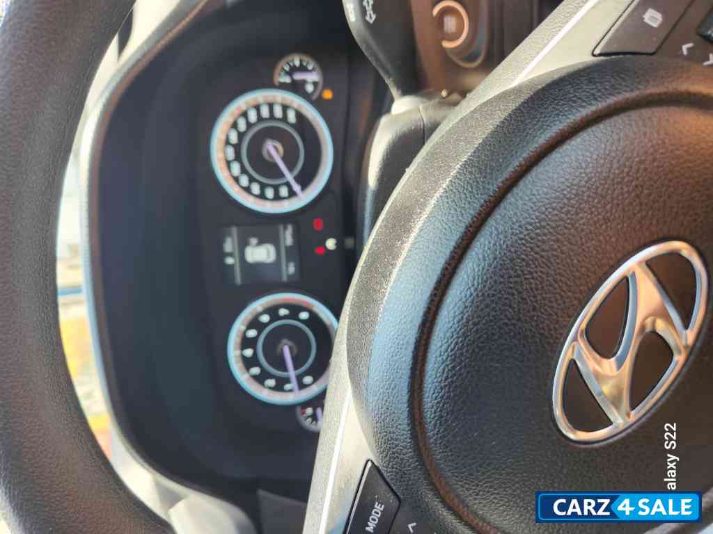 White Hyundai Creta White Hyundai Creta