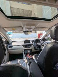 Tata Nexon XZ PLUS (O) DUAL TONE