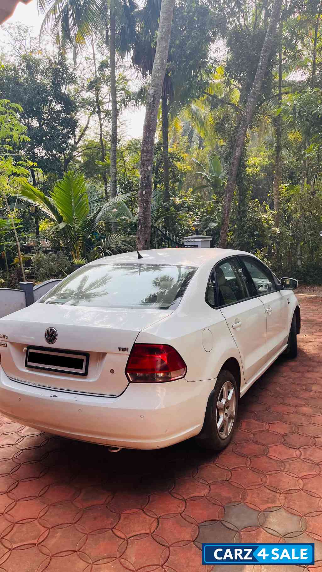 White Volkswagen Vento Konket highline White Volkswagen Vento Konket highline
