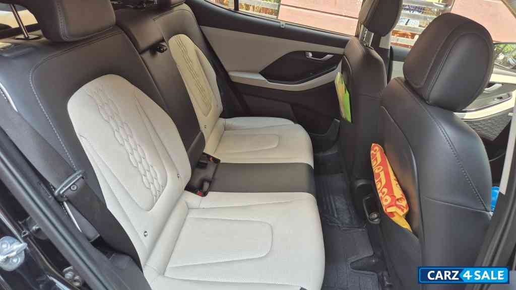 Black Hyundai Creta Sx(o) Black Hyundai Creta Sx(o)