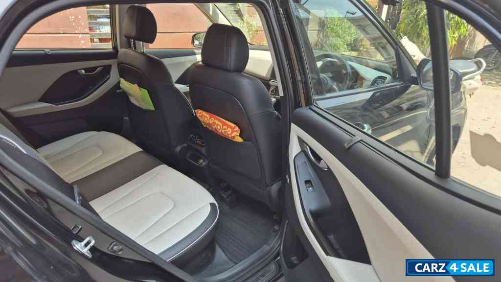 Black Hyundai Creta Sx(o) Black Hyundai Creta Sx(o)