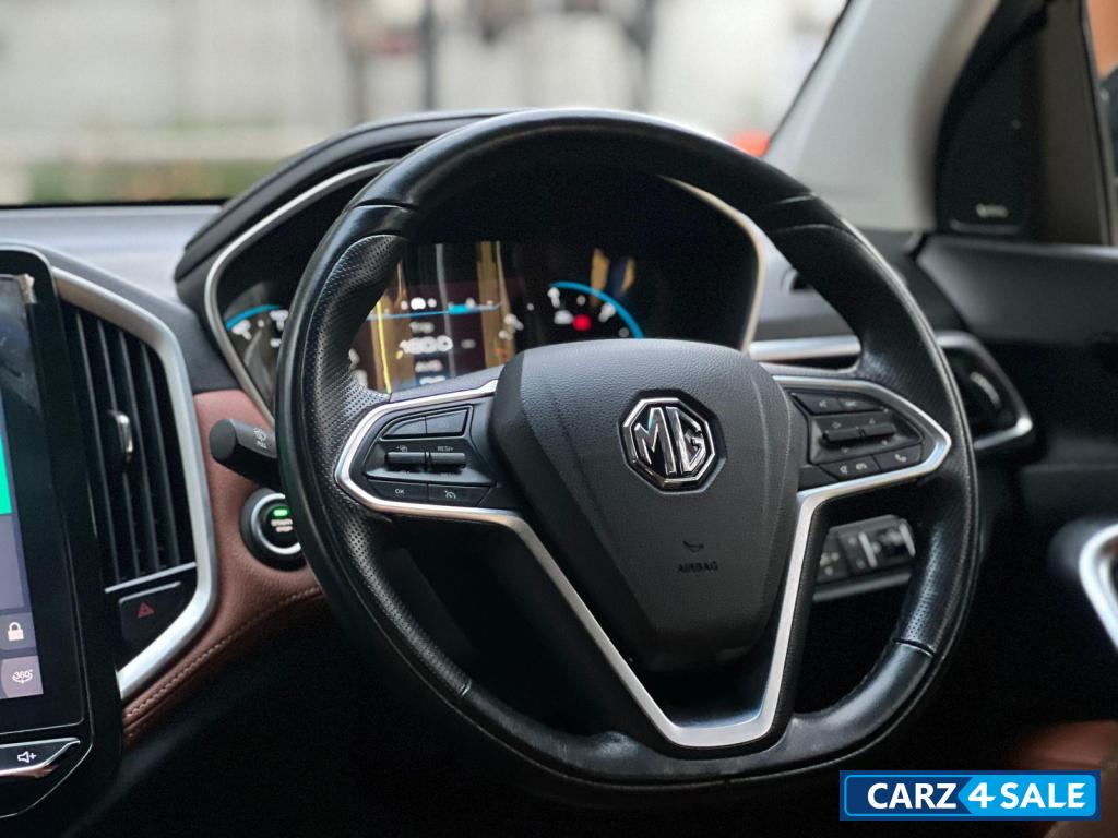 MG Hector Plus Sharp CVT PETROL AUTOMATIC MG Hector Plus Sharp CVT PETROL AUTOMATIC