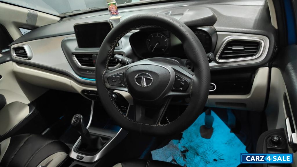 Tata Altroz XZ Tata Altroz XZ