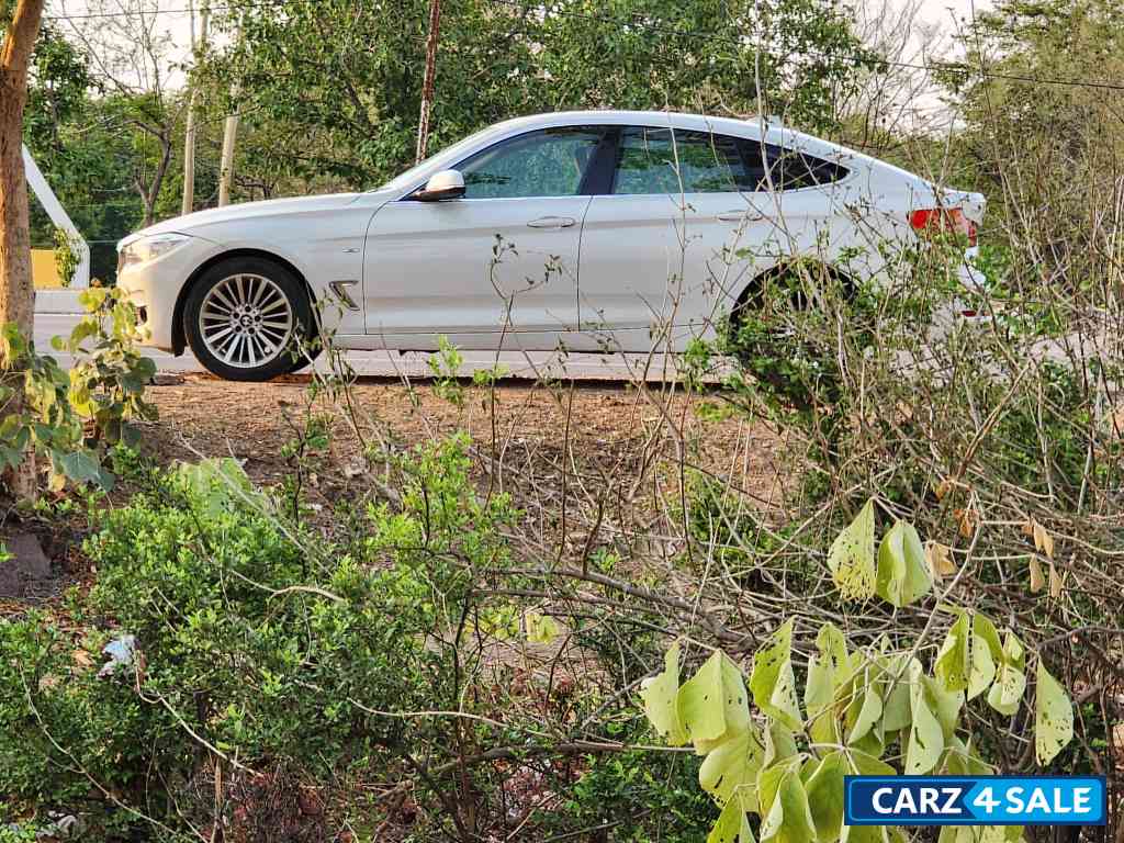 White BMW 3-Series GT White BMW 3-Series GT