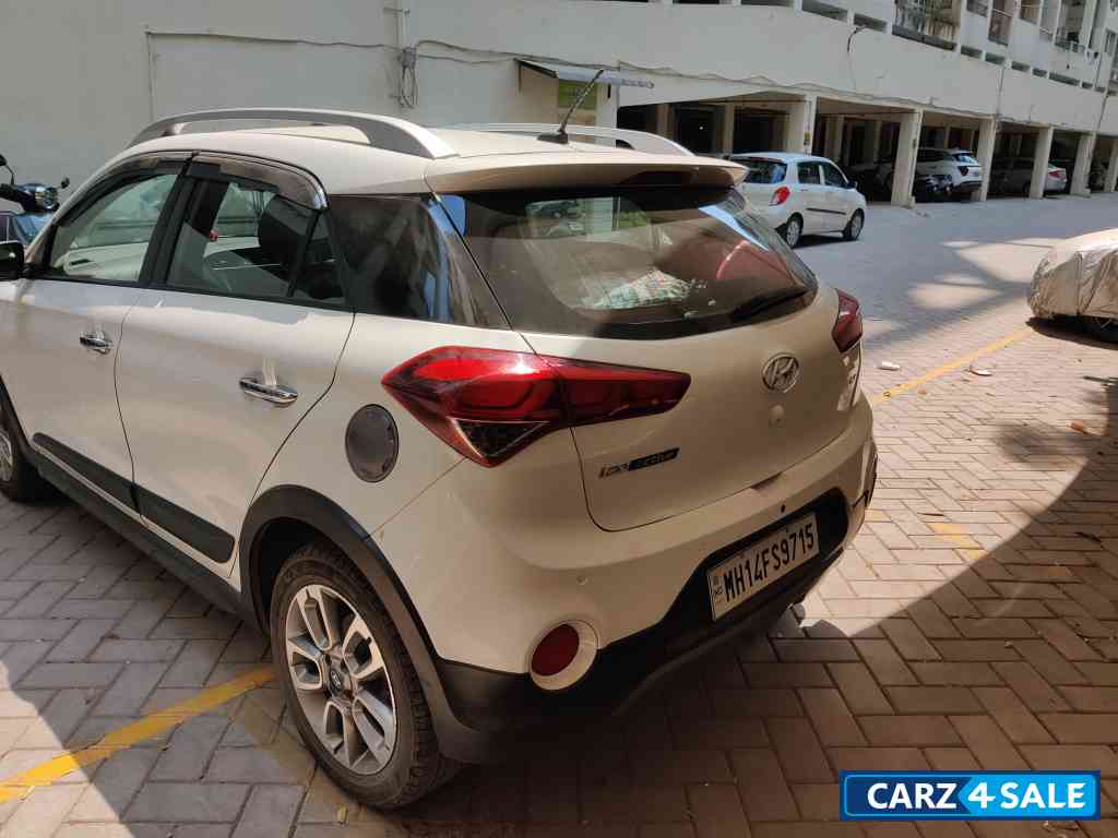 White Hyundai i20 Active sx White Hyundai i20 Active sx