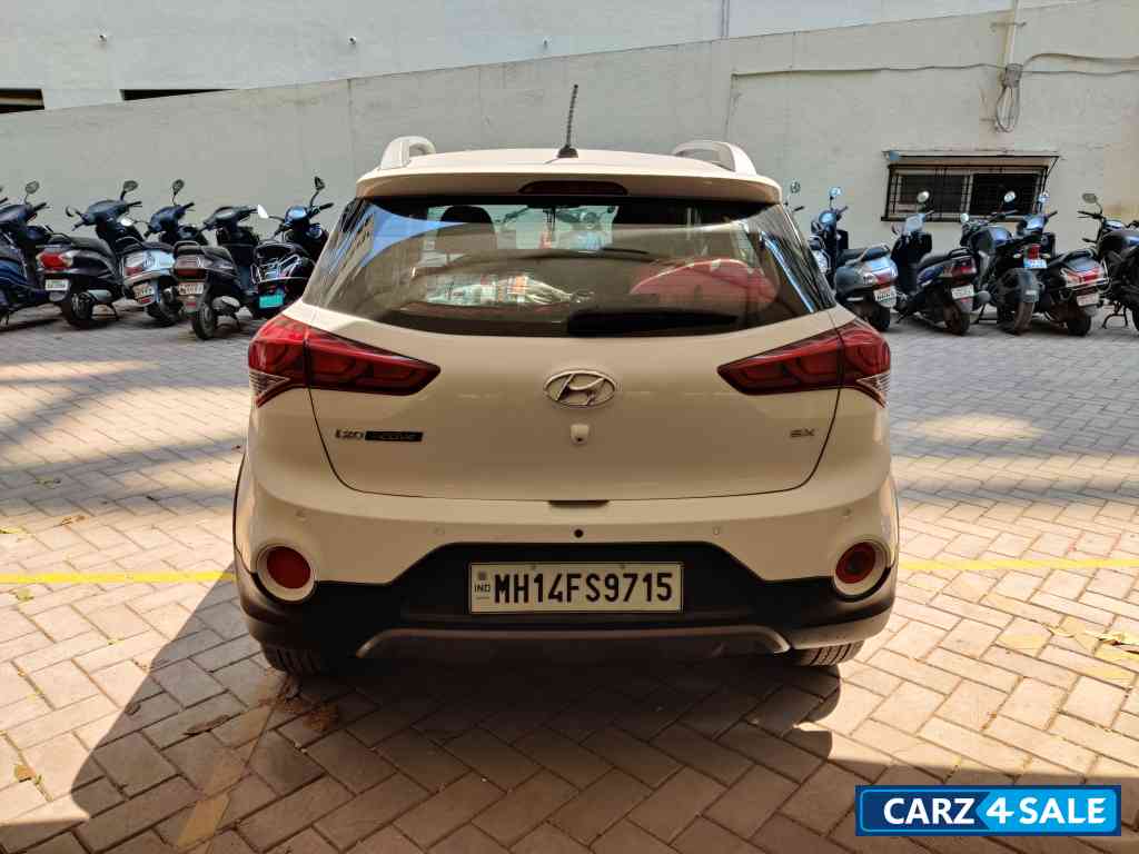 White Hyundai i20 Active sx White Hyundai i20 Active sx