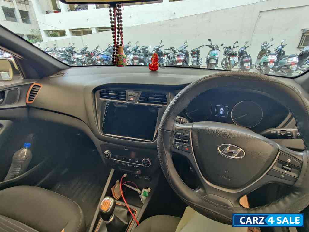 White Hyundai i20 Active sx White Hyundai i20 Active sx