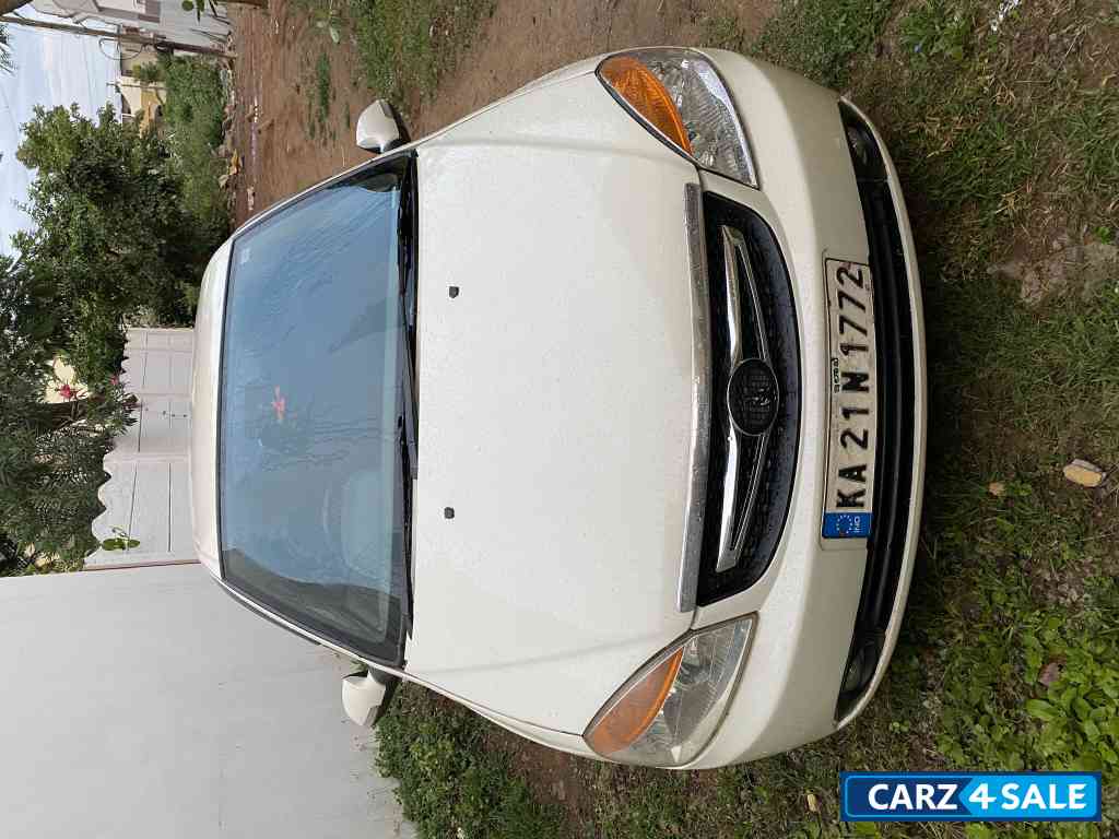 P White Tata Indigo INDIGO CS EVX BS4
