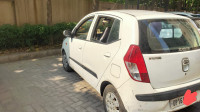 White Hyundai i10 Magna 1.2
