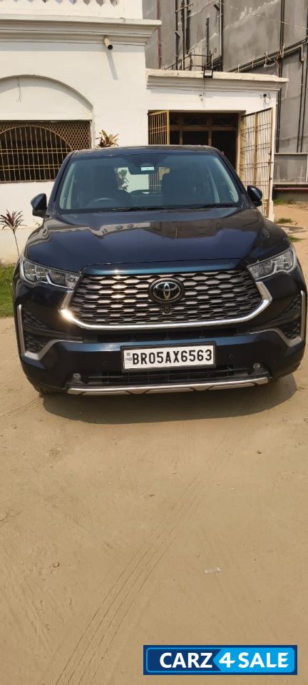 Blackish Ageha Glass Flake Toyota Innova Hycross Zx optional