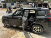 Mahindra Scorpio n z8L 4WD AT 7str