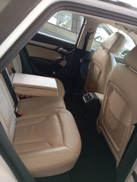 White Audi Q3 35 TDI QUATTRO