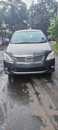 Toyota Innova 2.5 V 2012 Model