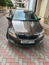Skoda Rapid Ambition AT with alloy 2014 Model