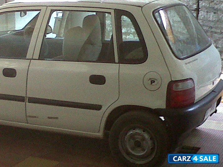 White Maruti Suzuki Zen