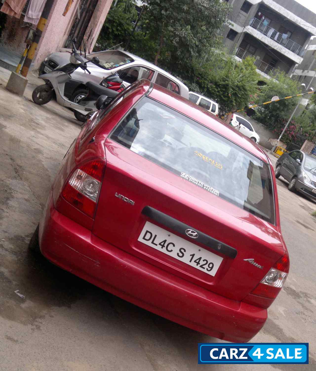 Hyundai accent red deals colour