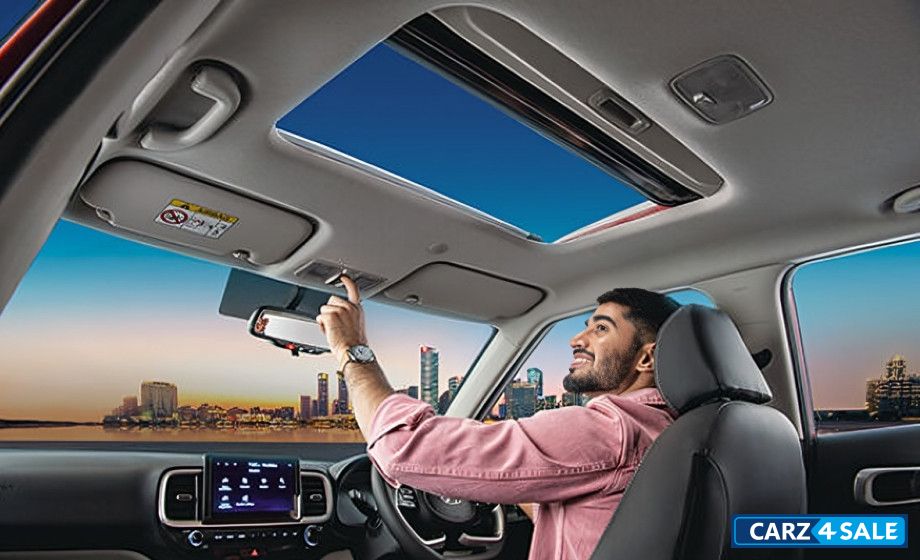 Hyundai Venue S O Plus Adds Affordable Sunroof Option At 10 Lakh